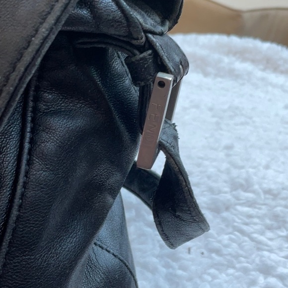 Fendi Baguette leather handbag - Picture 2 of 8